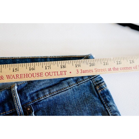 Old Navy Flare Mid-rise Jeans 18 Reg 40/26 Raw hem - Picture 6 of 8